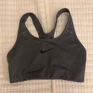 Nike sports bra (S)